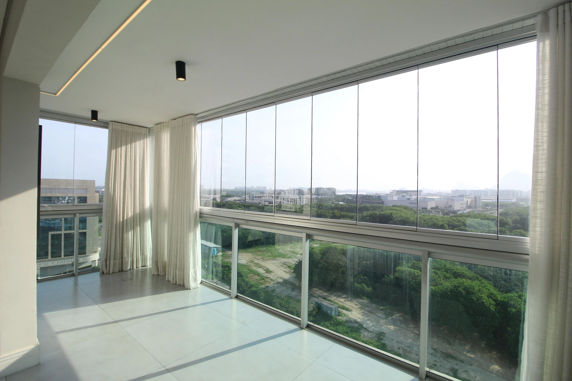 4-bedroom apartment in a building with a sauna — photo 10