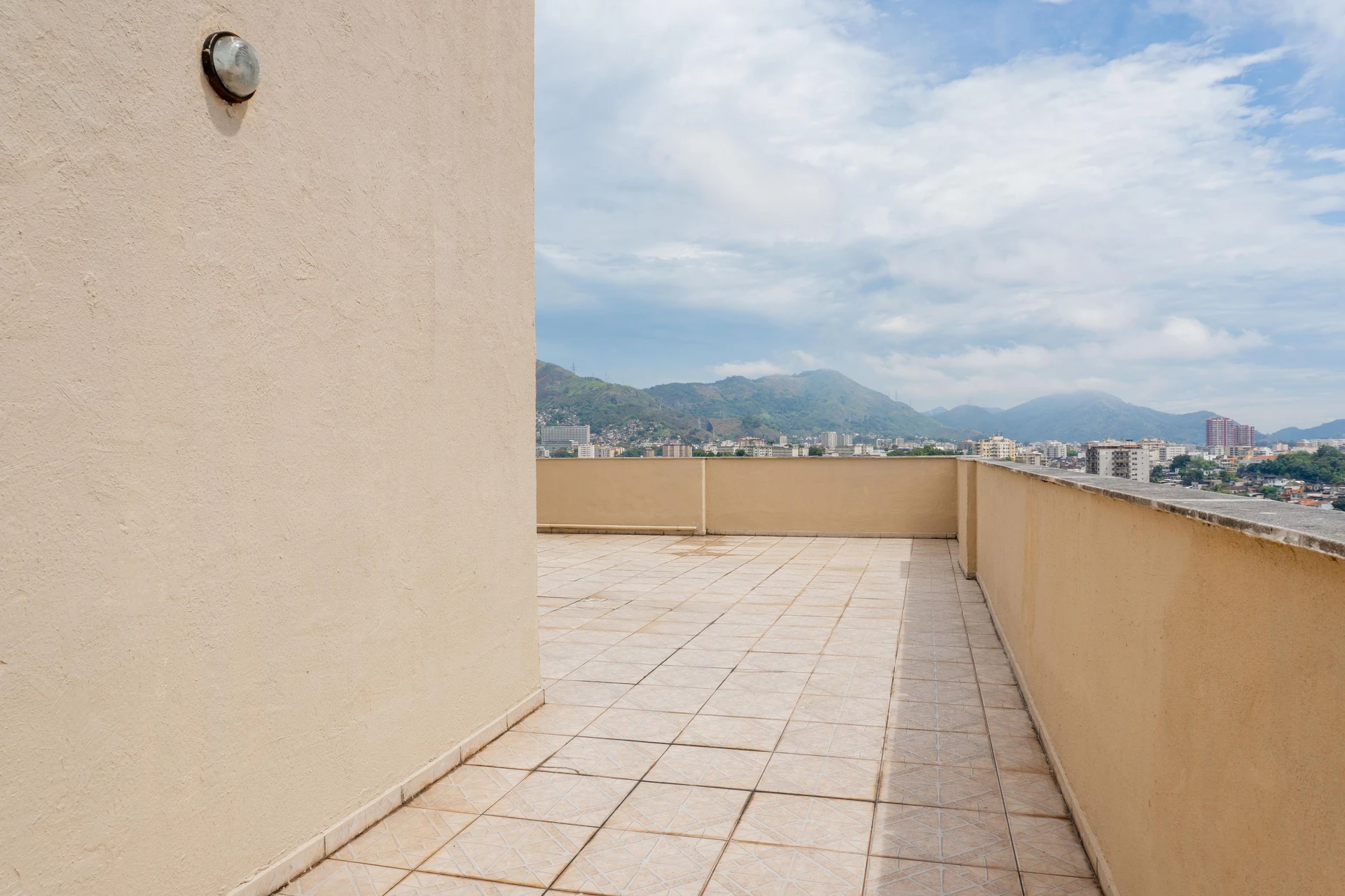 Furnished apartment, 504 m², with a mountain view — photo 8