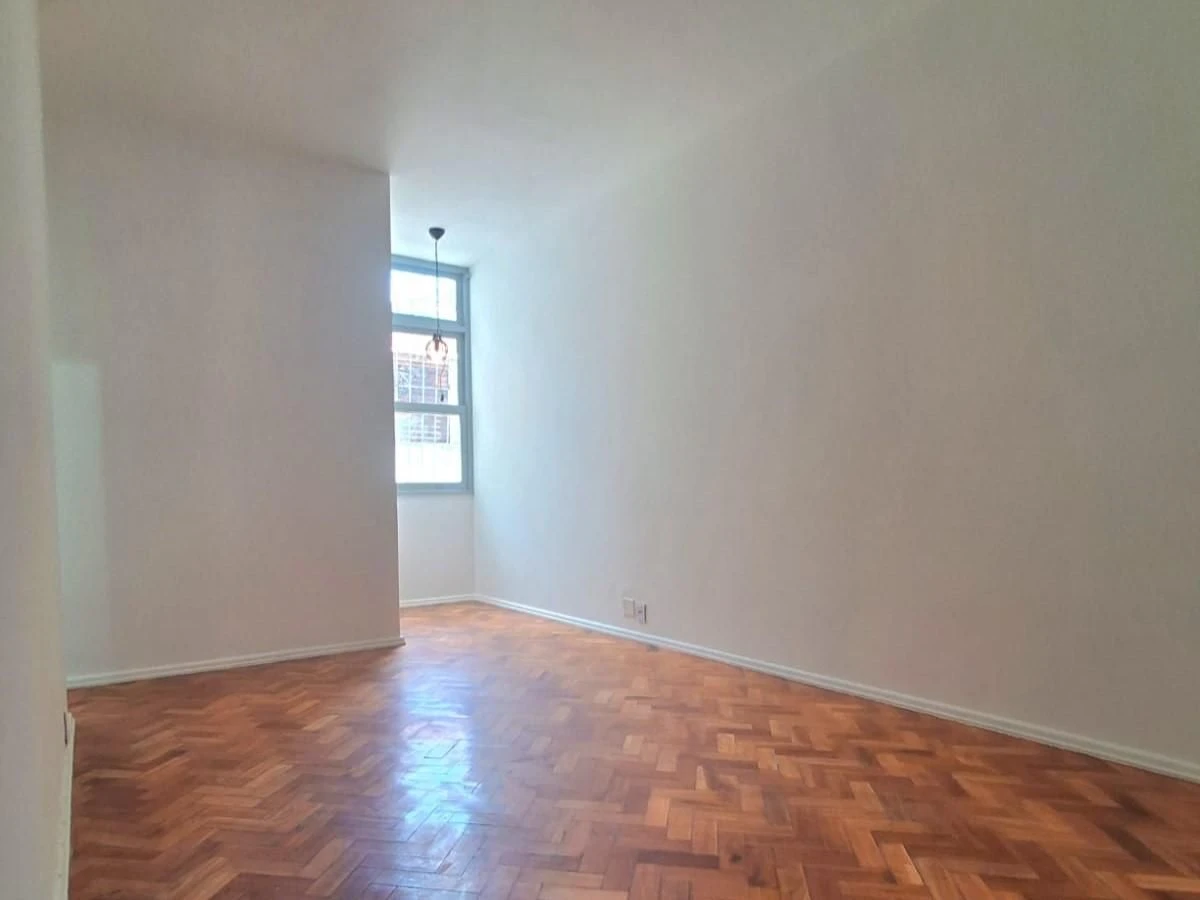 Rental apartment with 2 bedrooms and a community pool