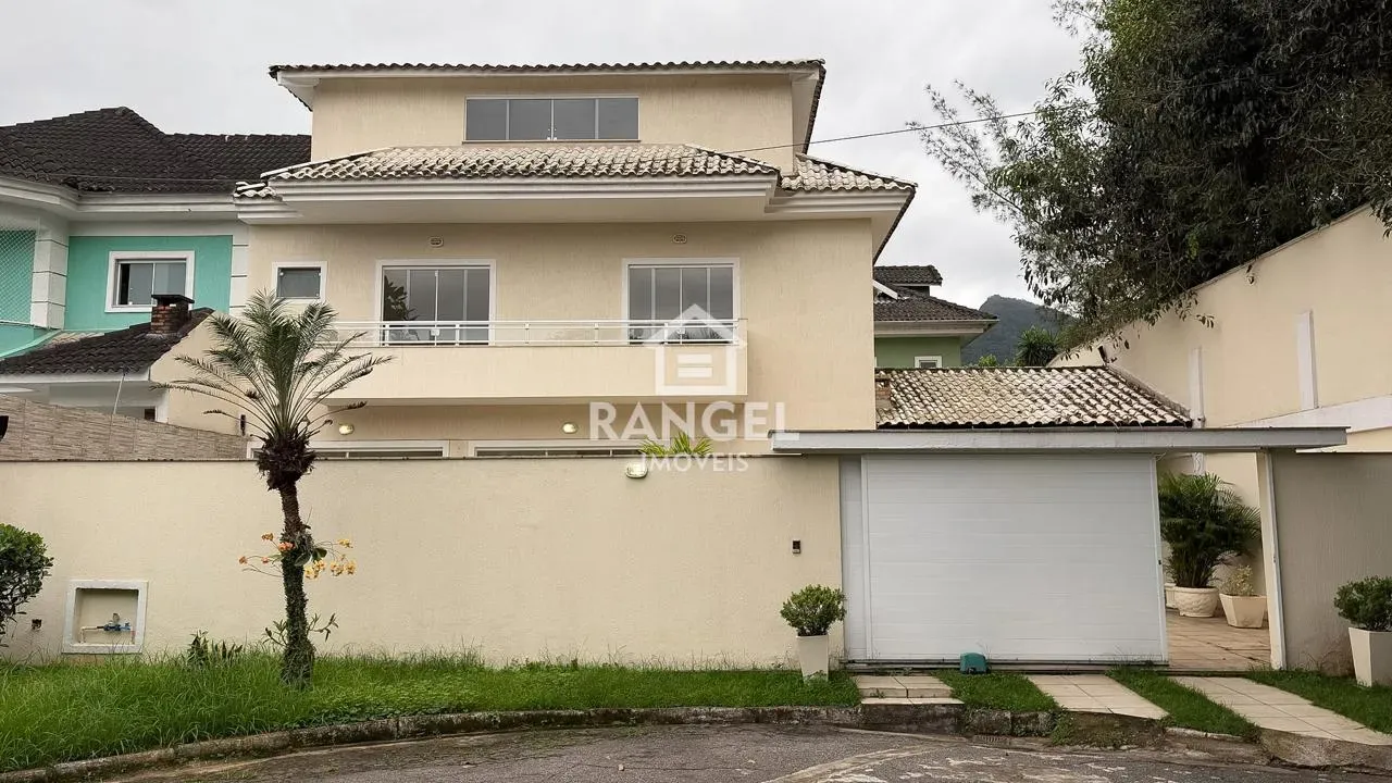House, 412 m², with a private pool — photo 19