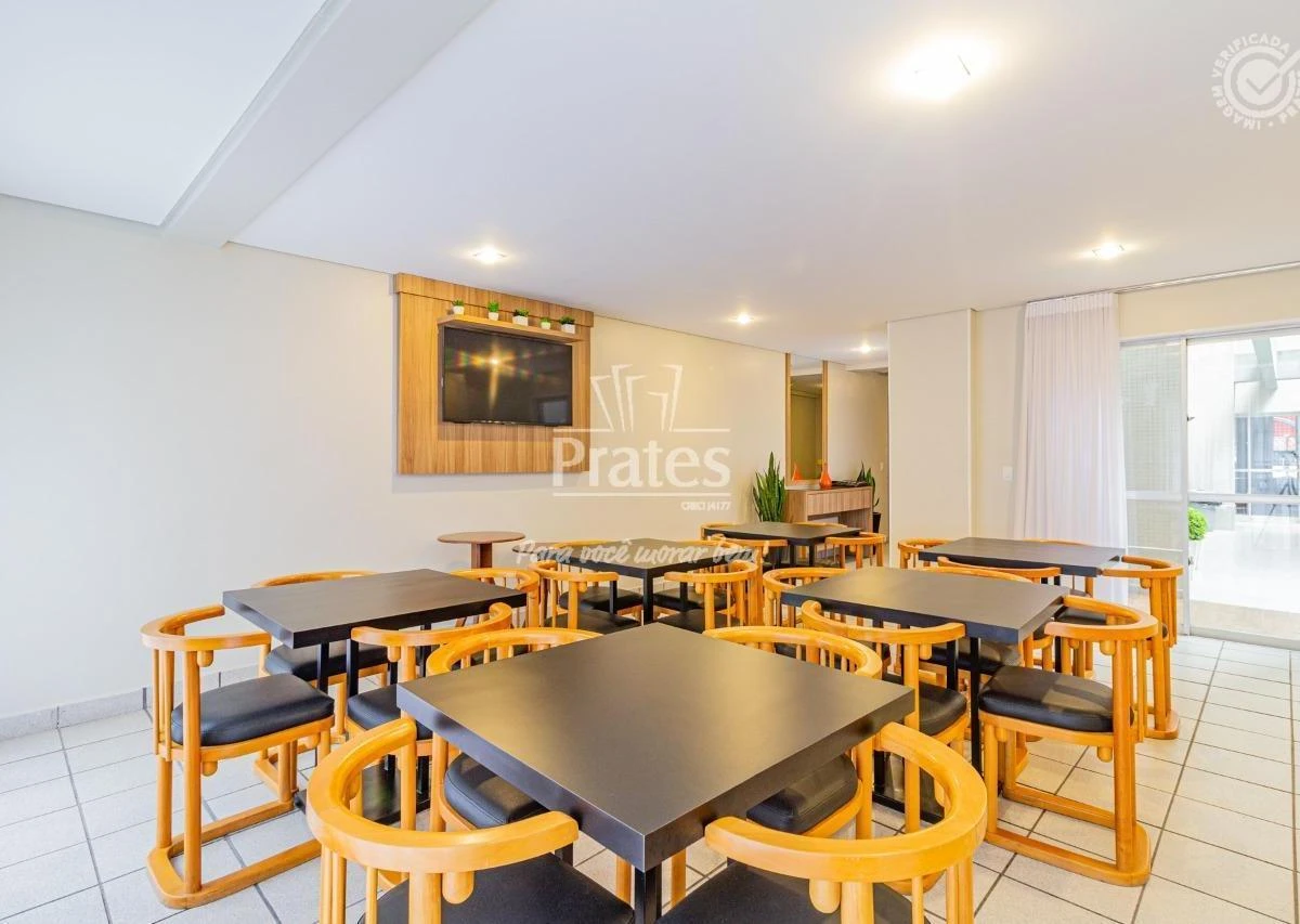 3-bedroom apartment with a glass-enclosed balcony — photo 26