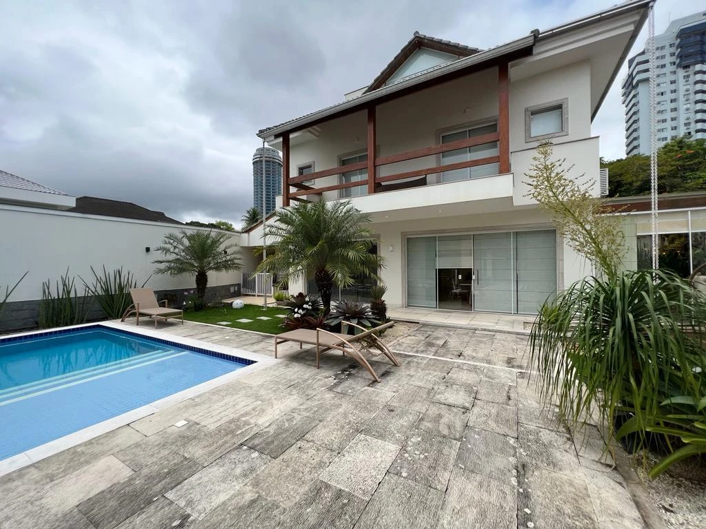 Furnished 700 m² house with 4 en-suites and 4 parking — photo 30