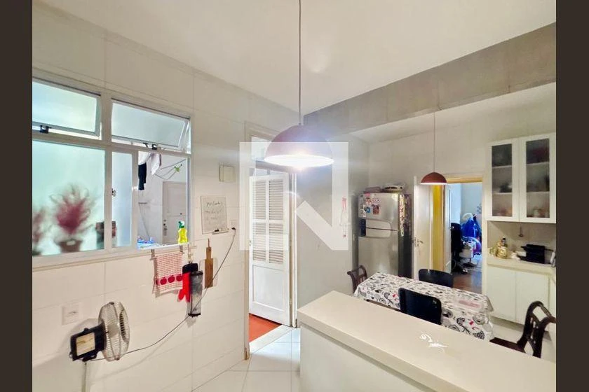 Furnished apartment with 3 bedrooms and 200 m² — photo 6