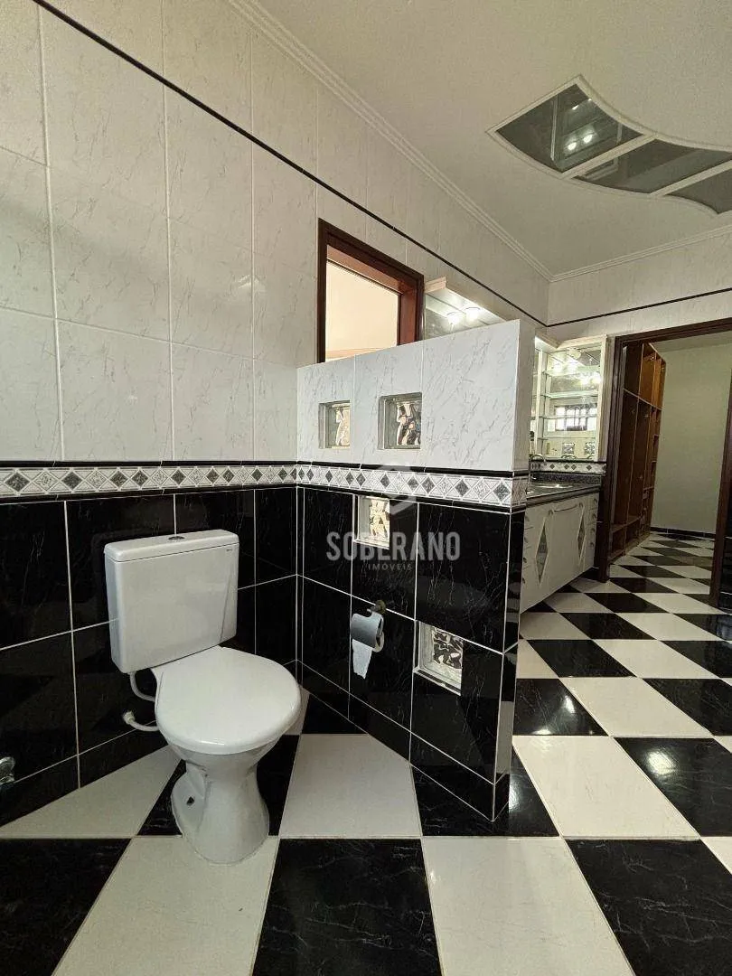 House with 6 bedrooms and 720 m² plus 4 parking — photo 20