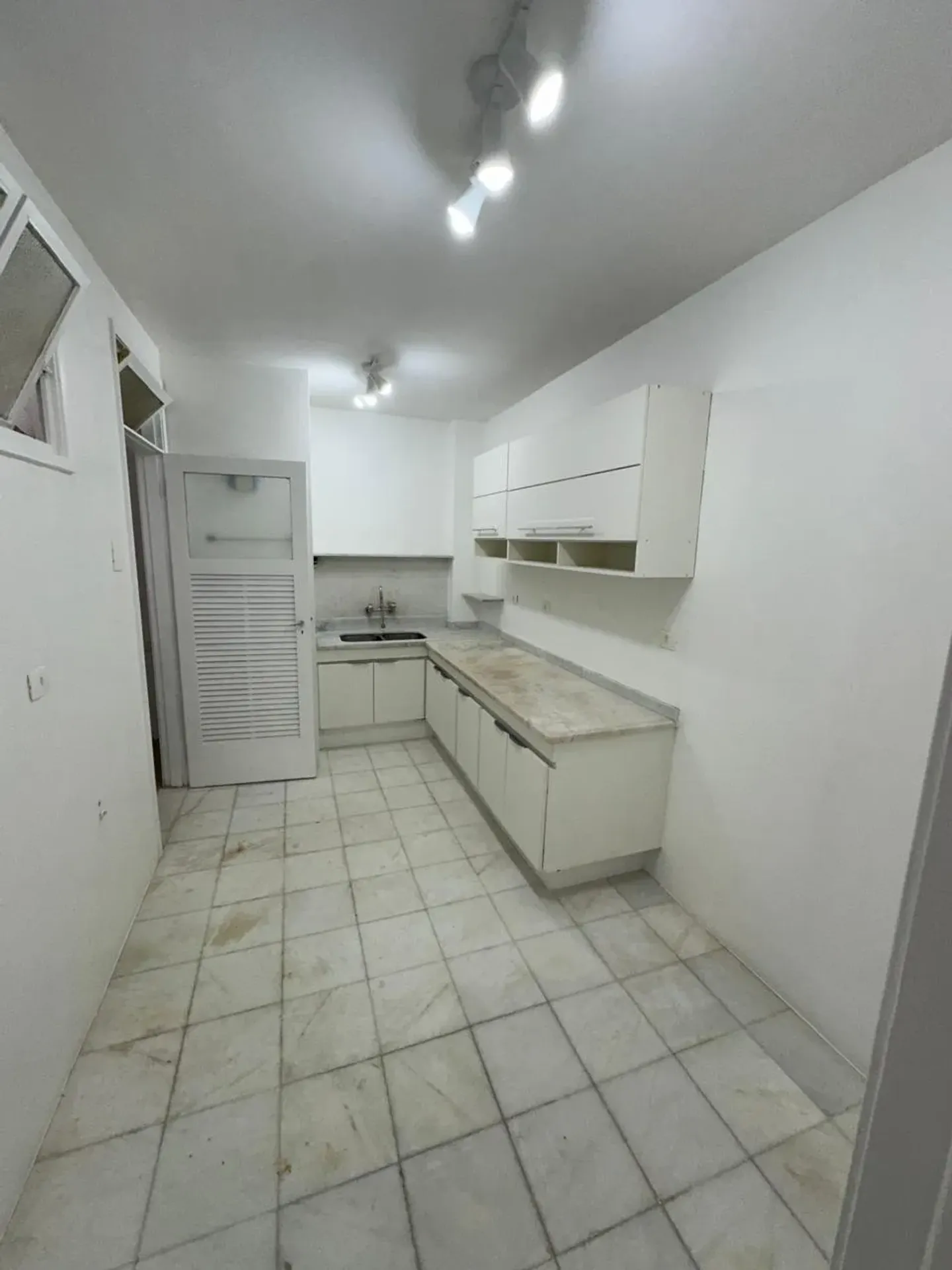 3-bedroom apartment with 4 bathrooms and 1 parking space — photo 42