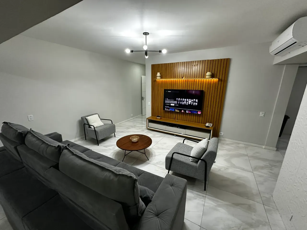 Furnished apartment with 2 bedrooms and 2 parking spaces — photo 3