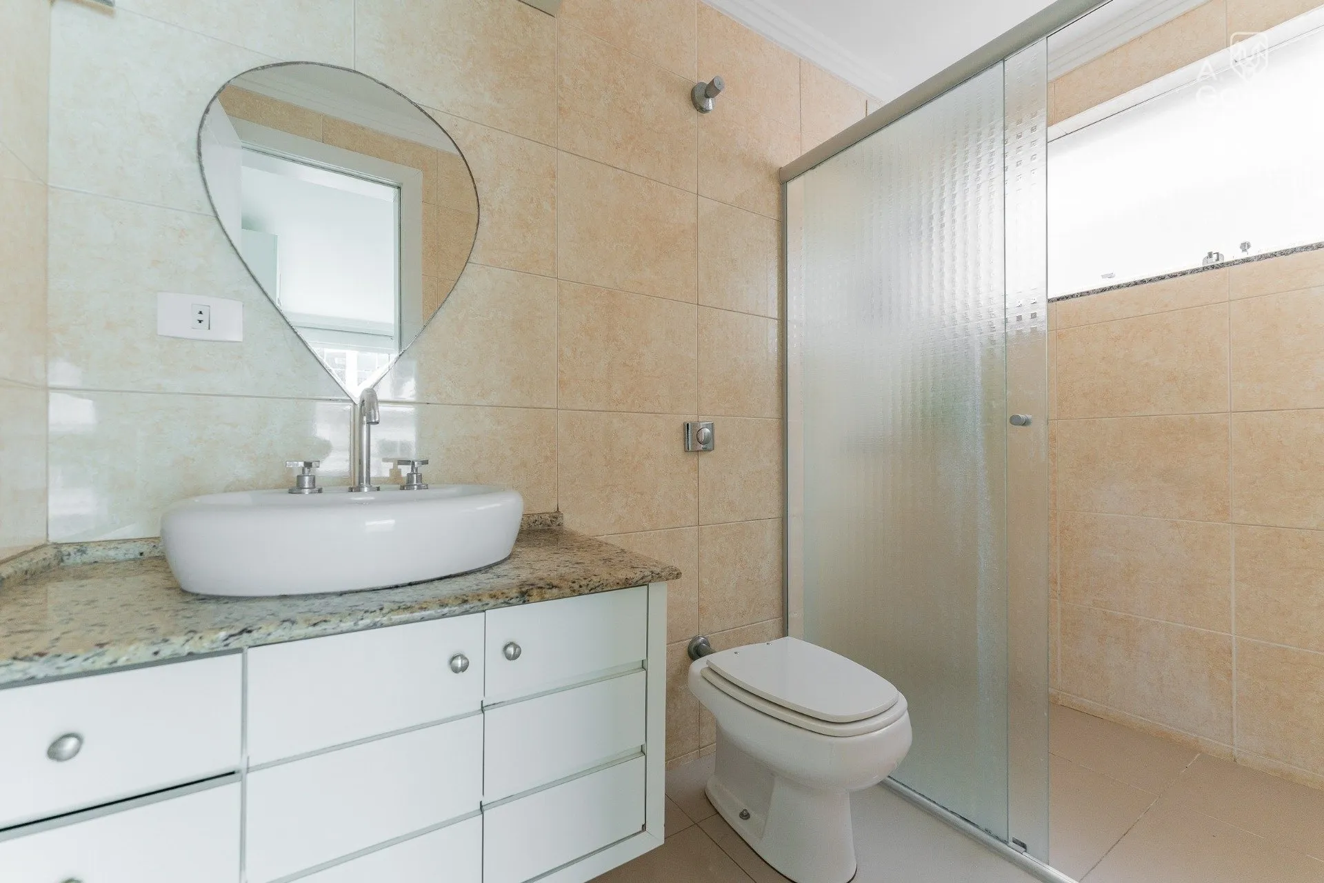 Будинок 247 м² з панорамними вікнами та робочим місцем — photo 36