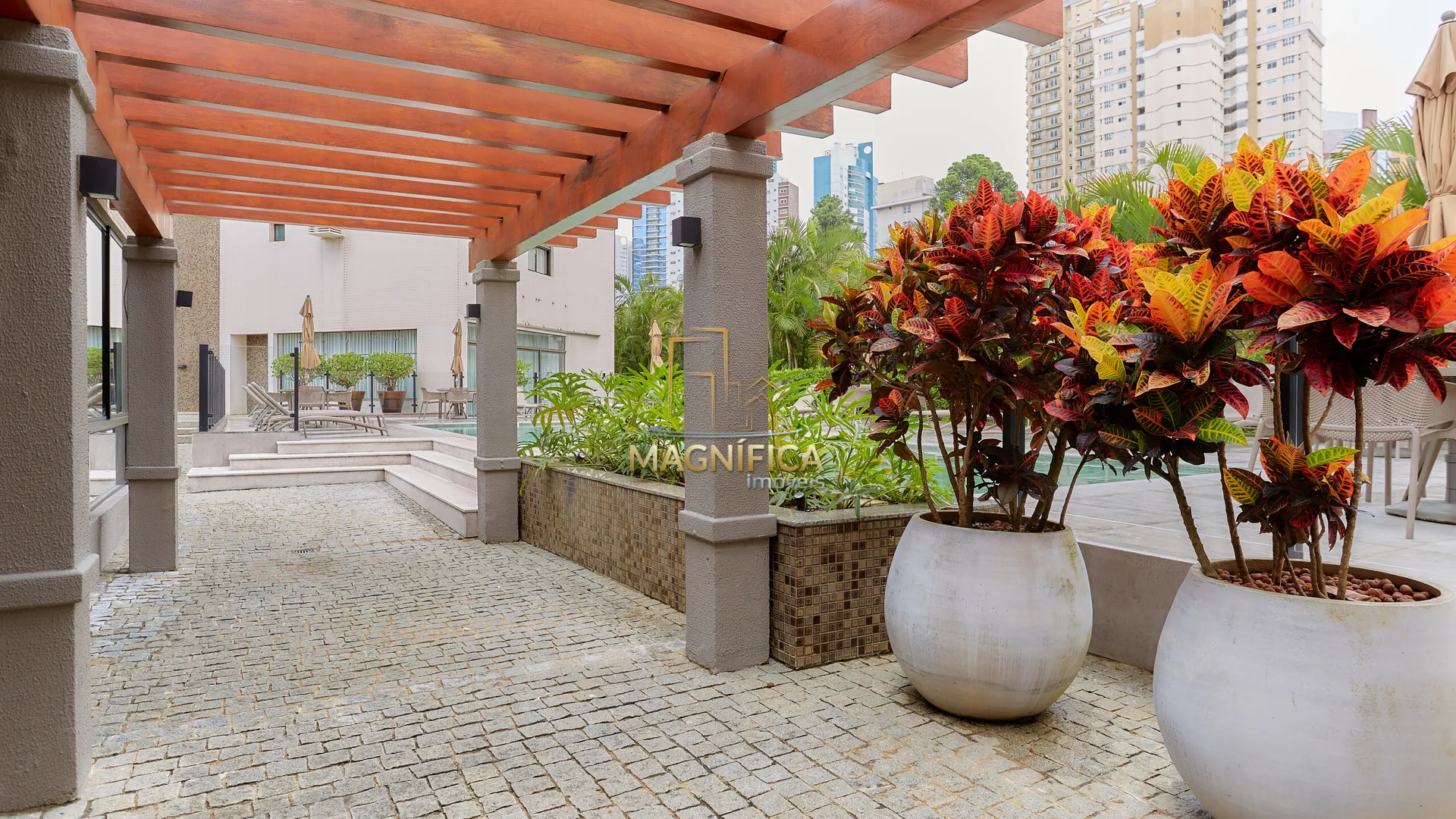 Apartamento de 322 m² con 3 suites y 4 plazas de garaje — photo 49