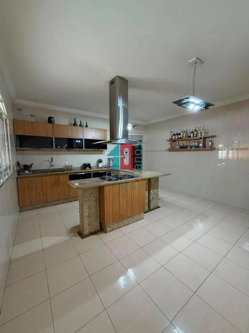 House with shared outdoor pool, 2 bedrooms and 400 m² — photo 25