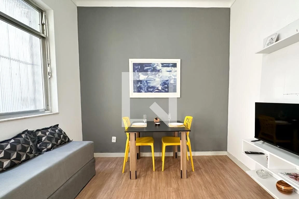 1 quarto e piso de madeira ou laminado: apartamento de 45 m² — photo 3