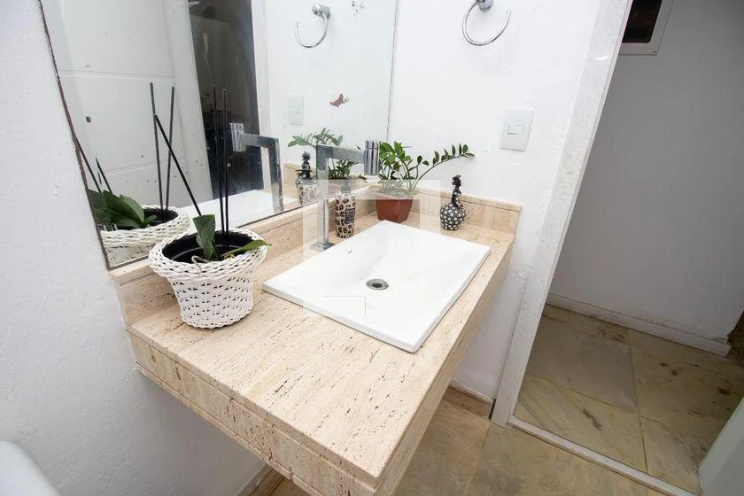 Condo house with 4 suites and 500 m² plus private garden — photo 49
