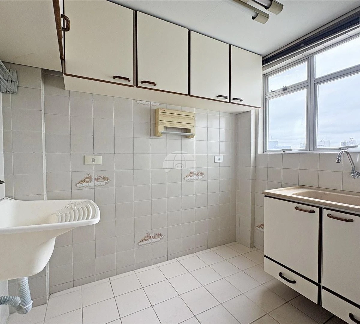Дерев'яна підлога або ламінат та 1 спальня: квартира 36 м² — photo 5
