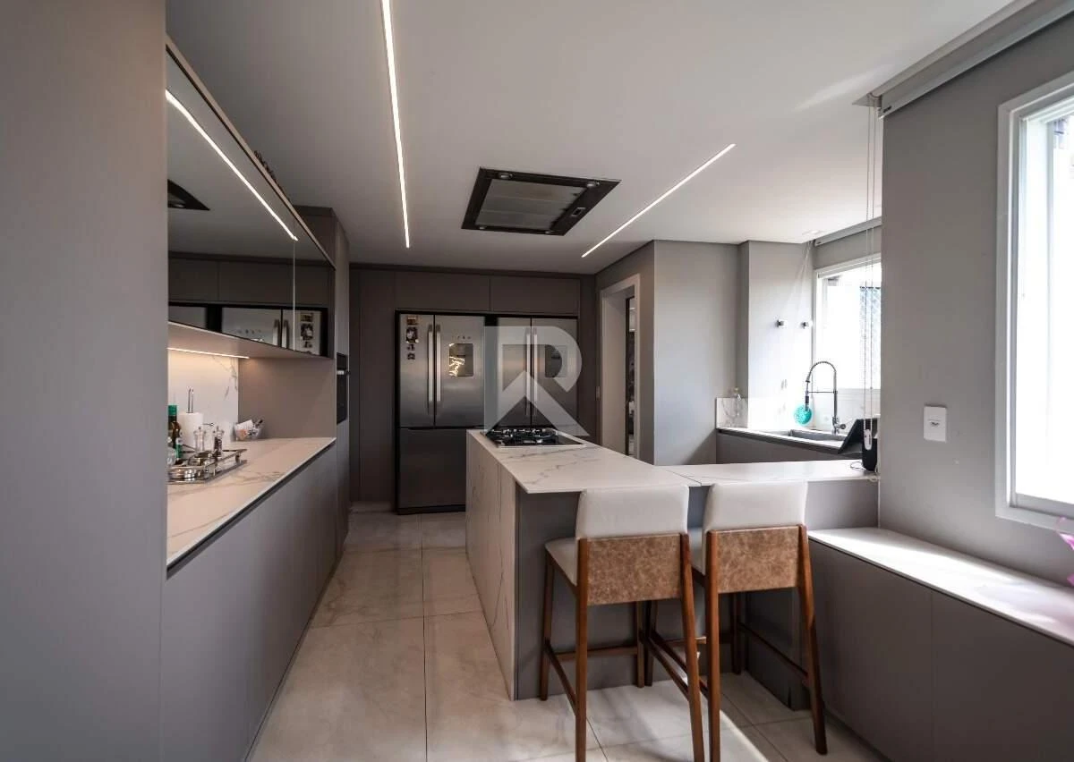 4 en-suite apartment with 373 m² and 5 parking spots — photo 32