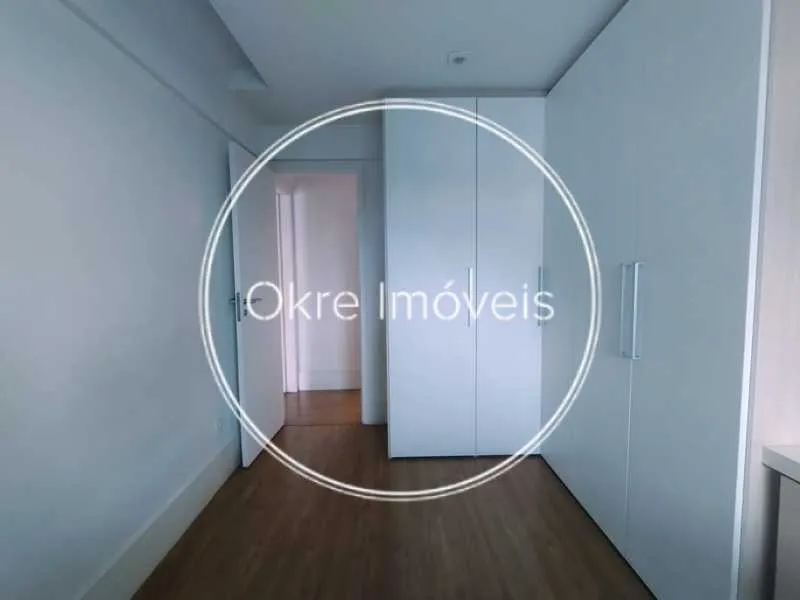 Unfurnished apartment with 2 bedrooms and 3 bathrooms — photo 20