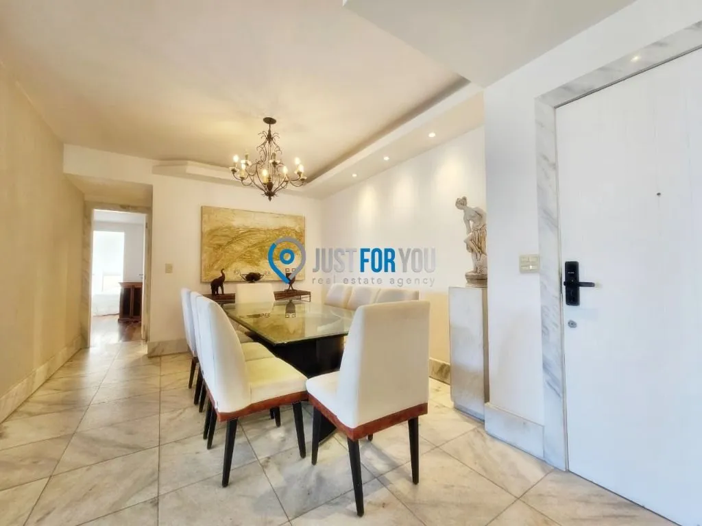 Furnished apartment with 4 bedrooms and 144 m² — photo 4