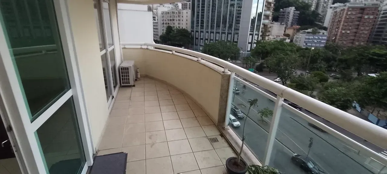 173 m² apartment with 1 bedroom and 3 bathrooms — photo 47