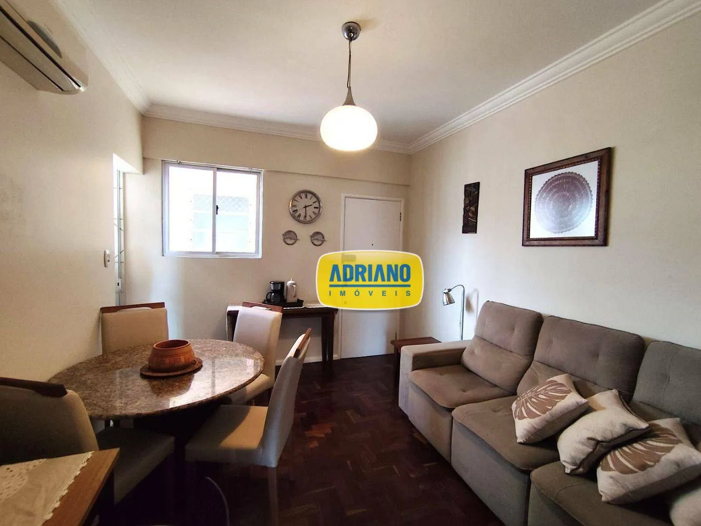 Apartamento mobiliado com 2 dormitórios e cozinha separada