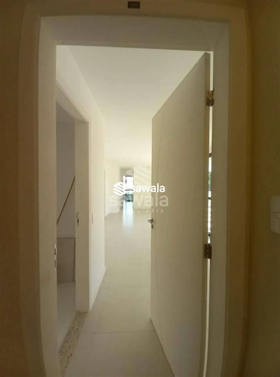 Top-floor apartment with terrace and built-in closets — photo 17