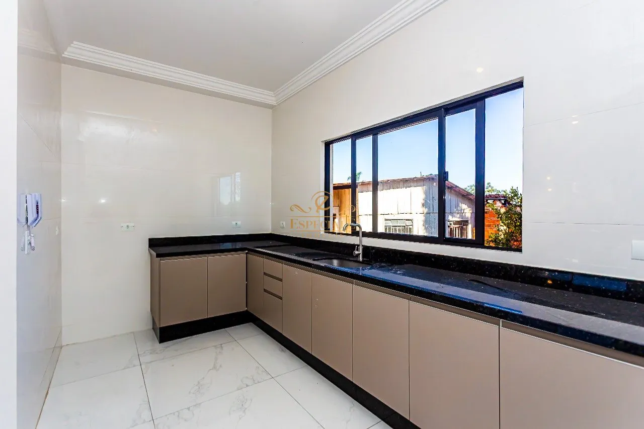 House in a condo with 3 bedrooms and 4 bathrooms — photo 2