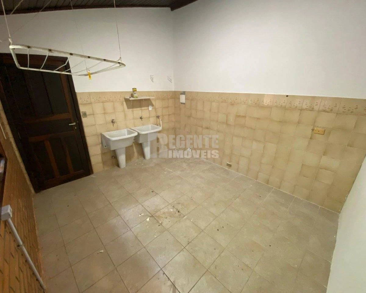 3-bedroom house with a home office in Florianópolis — photo 24