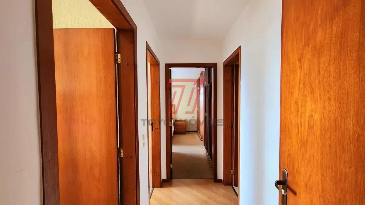 3-bedroom apartment with a bathtub in Curitiba — photo 34