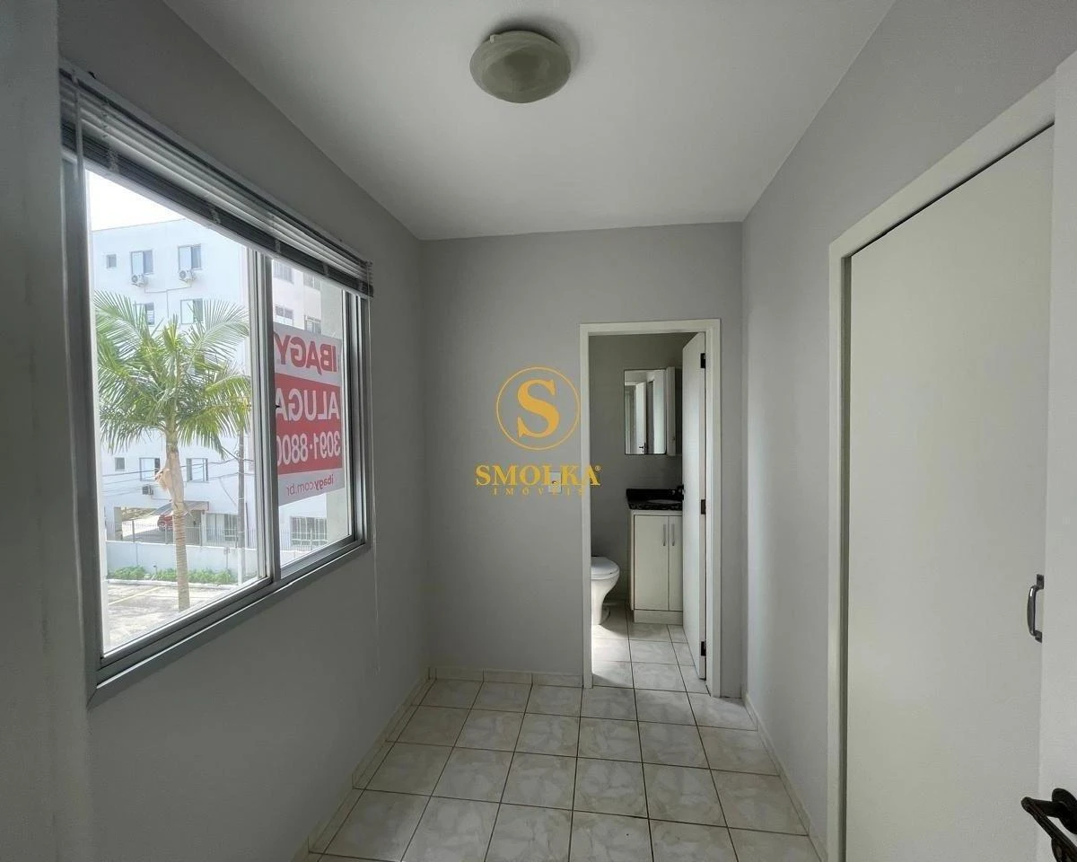 Apartment, 114 m², with wood or laminate floors — photo 23