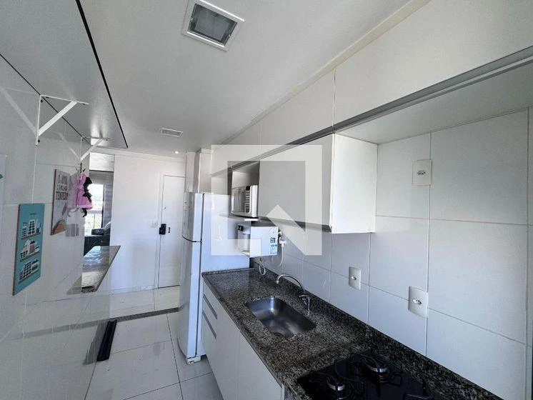 Furnished apartment, 80 m², with a glass-enclosed balcony — photo 8