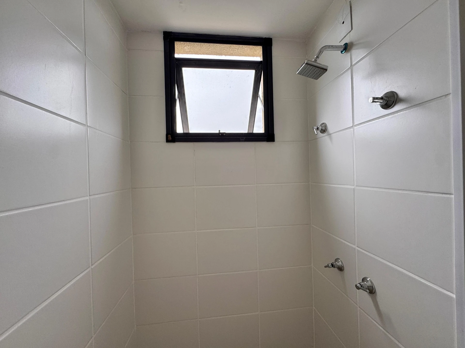 Apartamento sem mobília com 2 quartos e varanda — photo 30