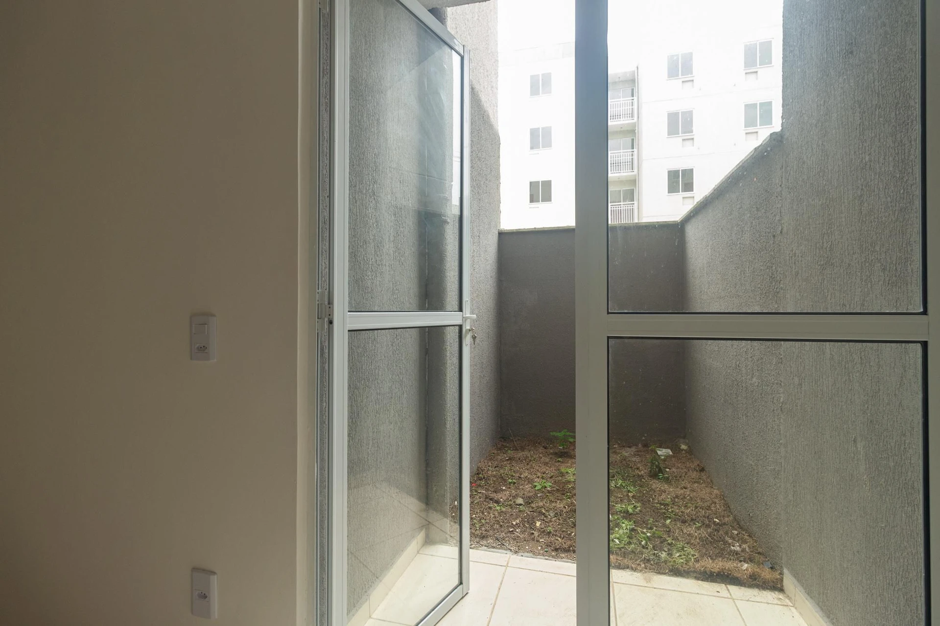 Furnished apartment, 48 m², with a grill on the balcony — photo 22