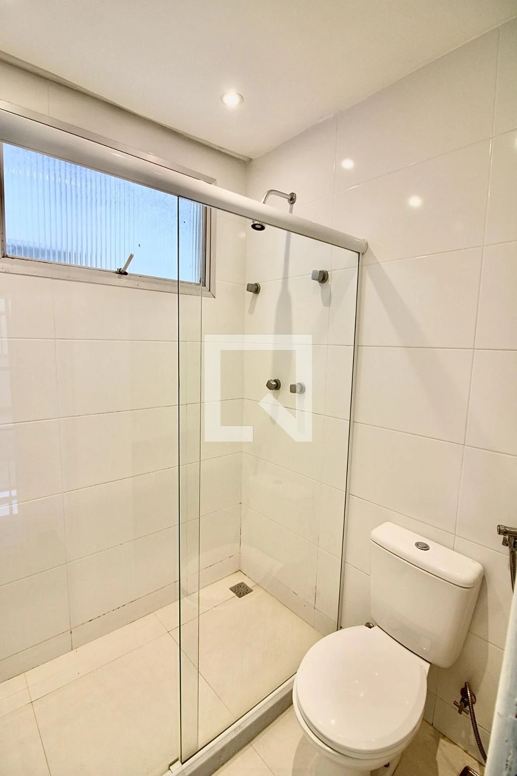 3-bedroom apartment, 1 with its own bathroom, 200 m² — photo 37