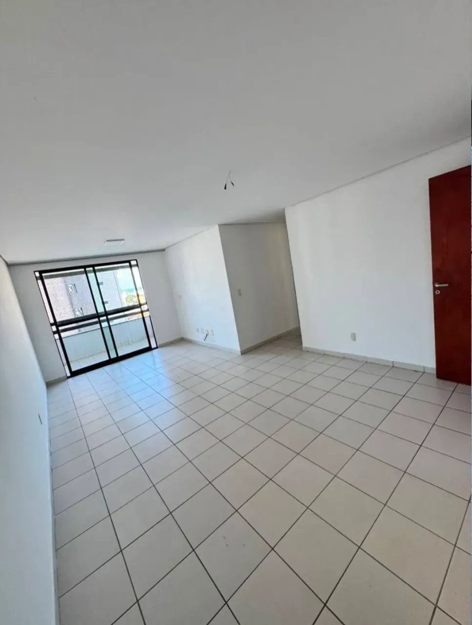 Apartamento com 3 quartos e 2 banheiros