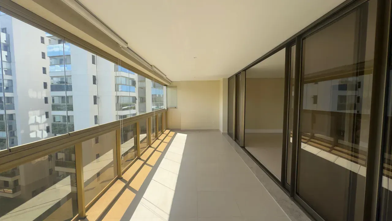 Rental apartment with 3 bedrooms and 4 bathrooms — photo 15
