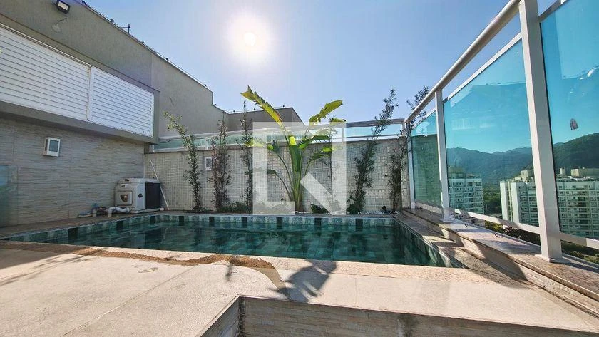 Панорамные окна и 4 спальни: квартира 200 м² — photo 11