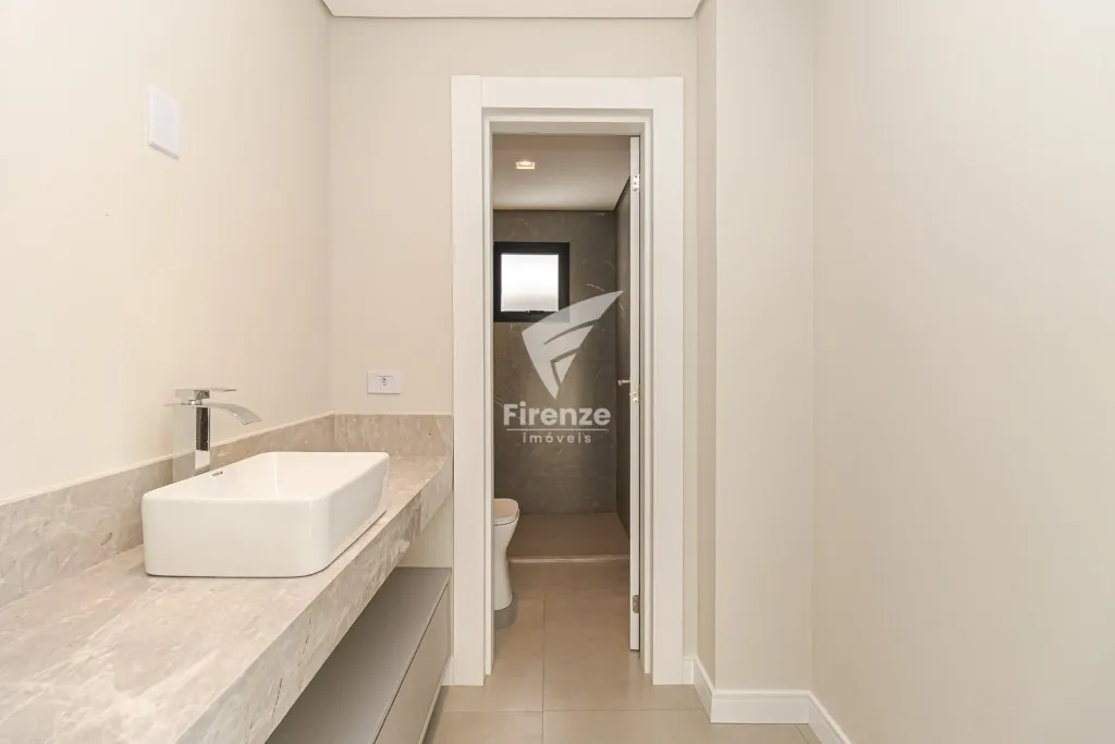 Furnished house with 4 bedrooms and 320 m² — photo 107