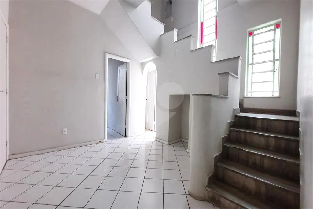 Casa sem mobília com cozinha separada e 5 quartos — photo 18
