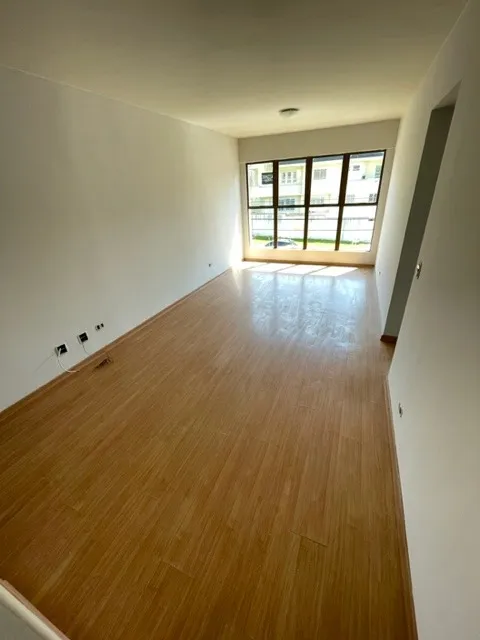 Wood or laminate floors in a 2-bedroom apartment, 60 m² — photo 6