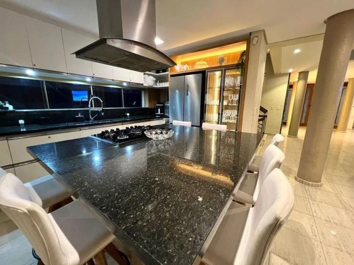 Ванна та 9 спалень: будинок 320 м² — photo 12