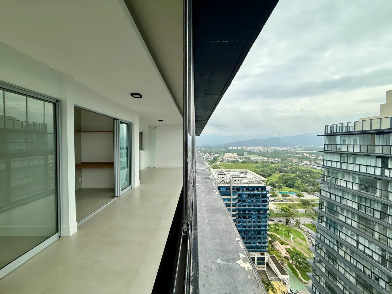 2-bedroom apartment with a water view — photo 19