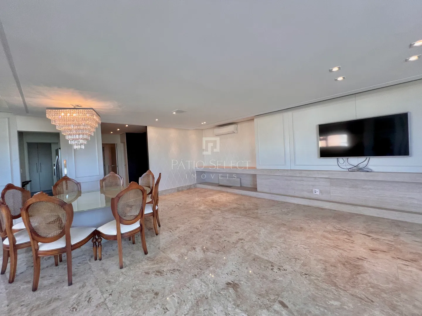Гардеробная и 3 спальни: квартира 180 м² — photo 28