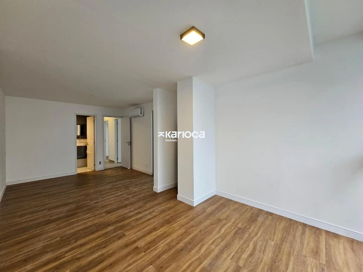 3-bedroom apartment with floor-to-ceiling windows — photo 16