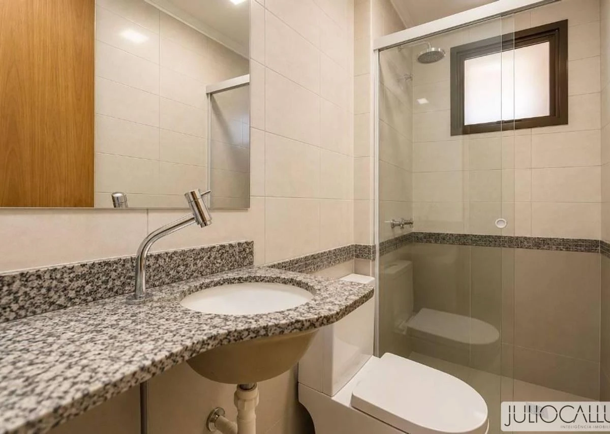 One-bedroom apartment with a washing machine — photo 17