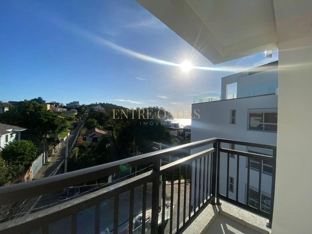 Duplex apartment with enclosed balcony and open kitchen — photo 9