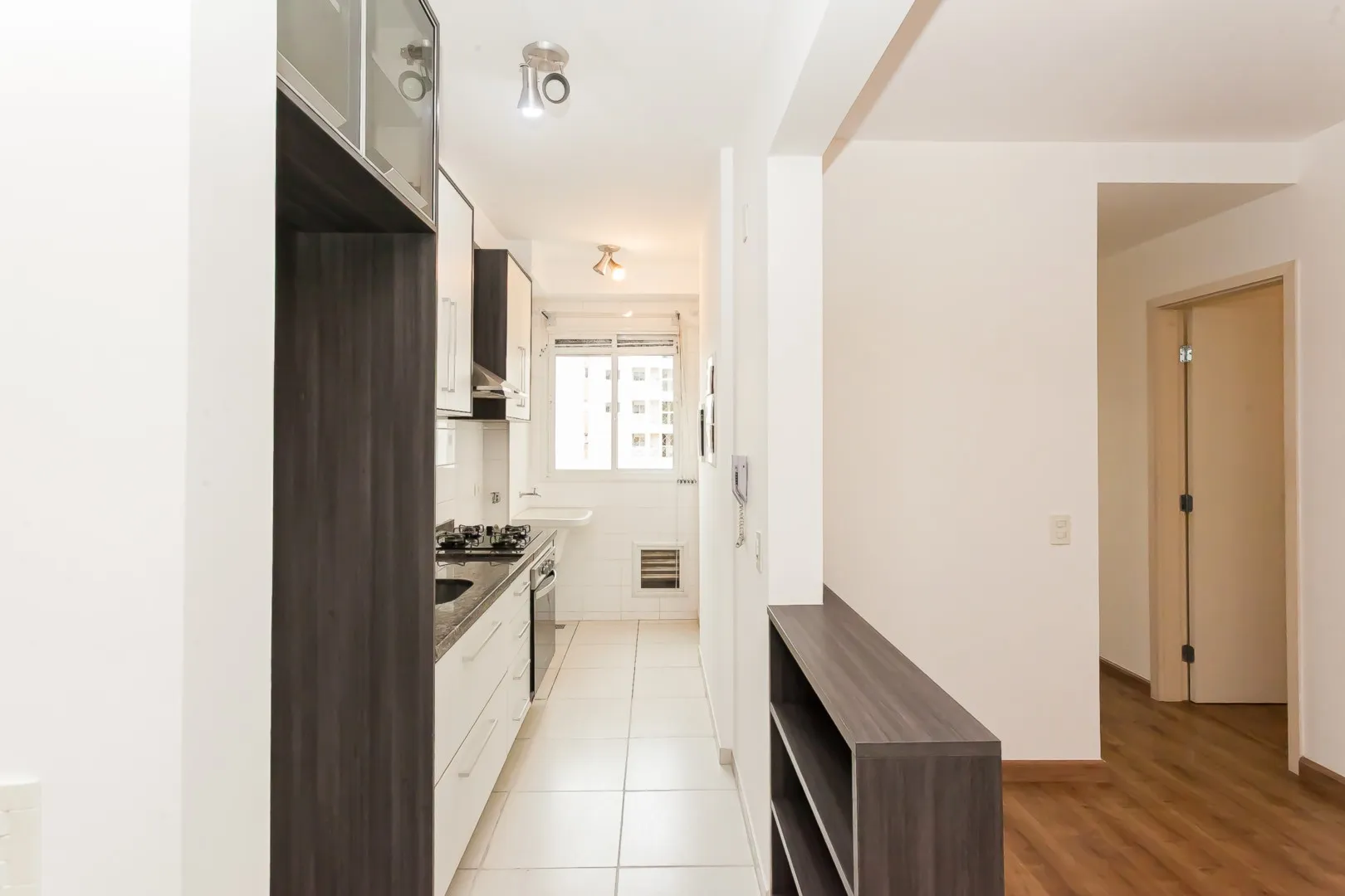 Apartment, 60 m², with wood or laminate floors — photo 12