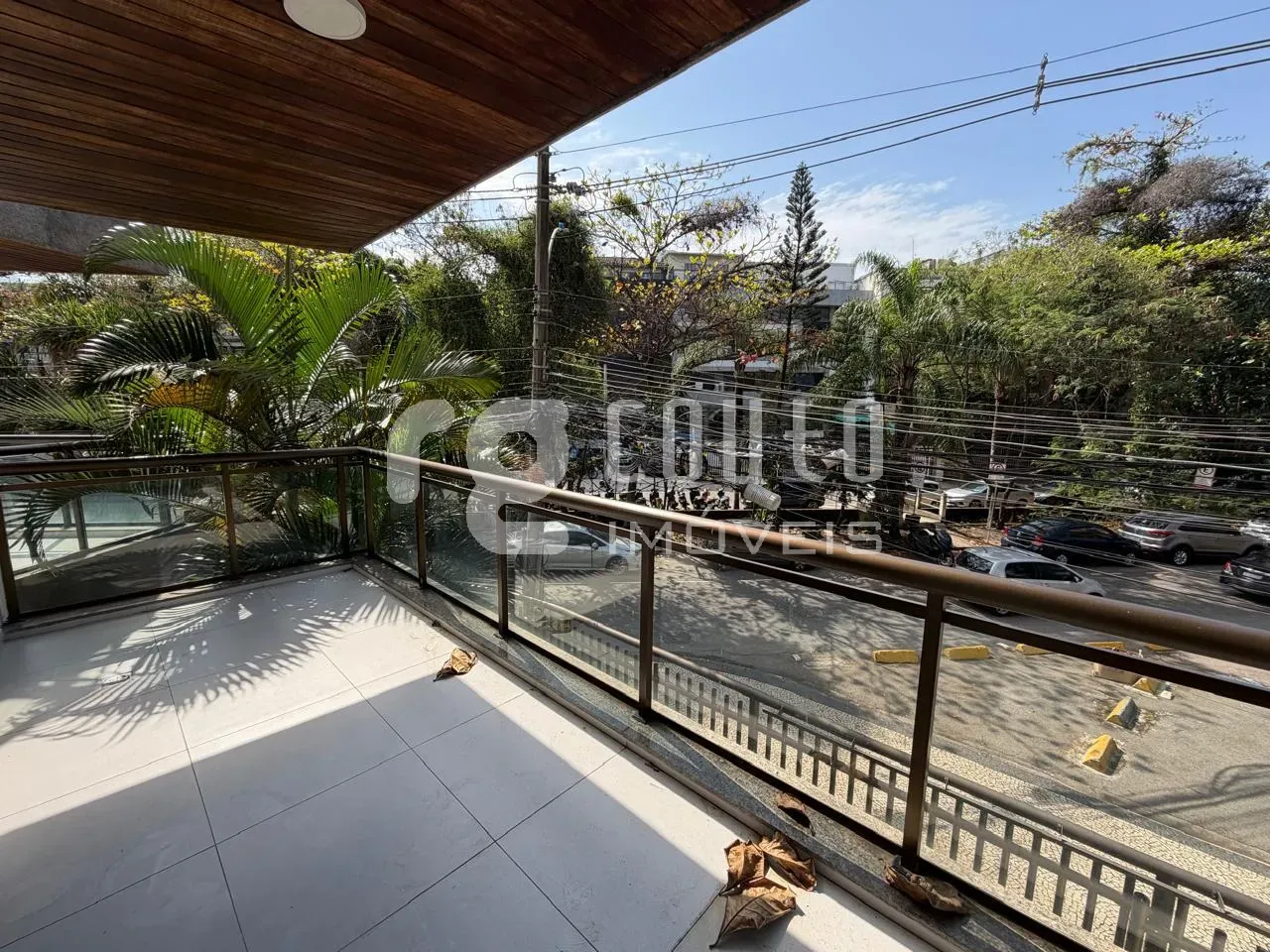 3-bedroom apartment with built-in wardrobes and balcony — photo 14