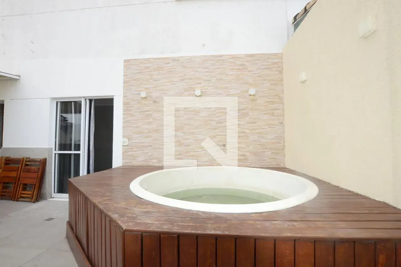 Apartment on the 13th floor with a grill on the balcony — photo 26