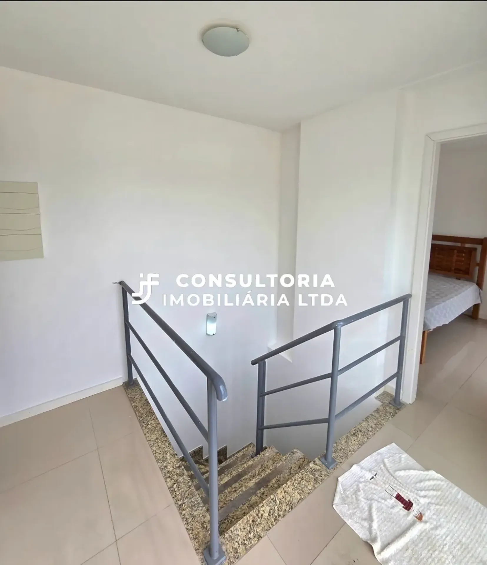 Unfurnished apartment with air conditioning and 3 bedrooms — photo 27