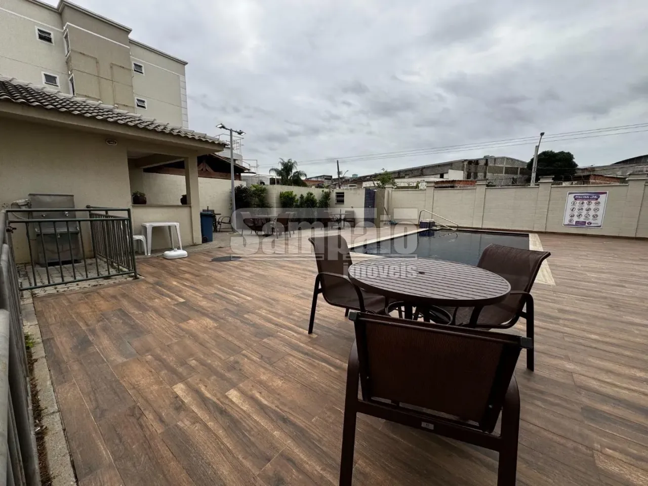 Apartamento com 2 quartos e 1 banheiro, piso de madeira — photo 9