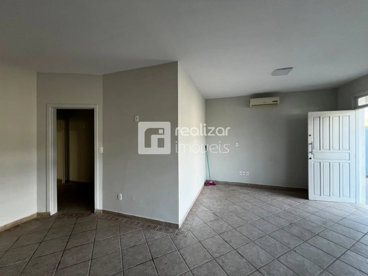 Casa de 5 dormitorios, 2 con baño propio, 240 m² — photo 7