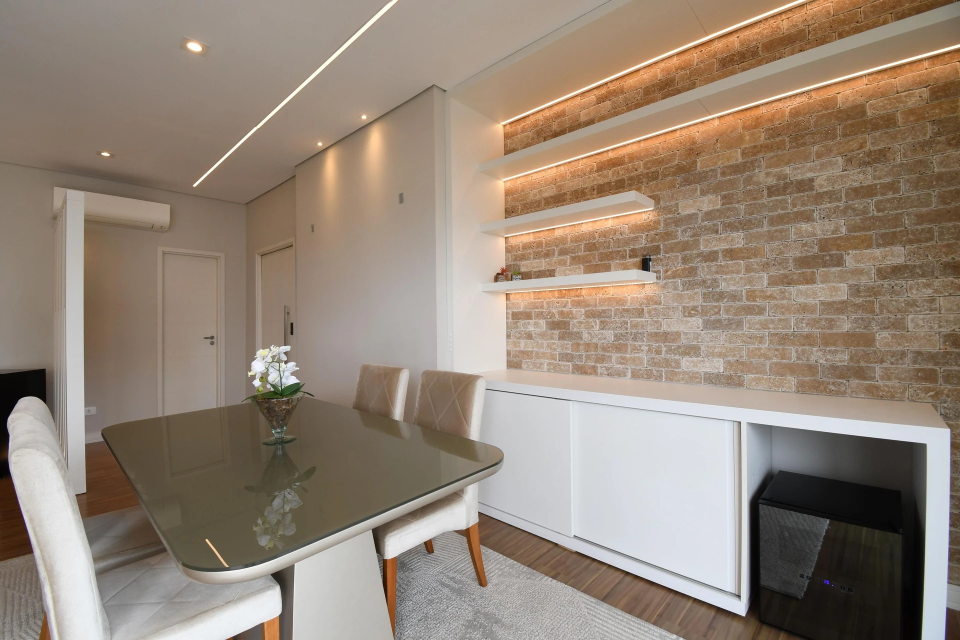 4-bedroom apartment with a dishwasher in Curitiba — photo 24