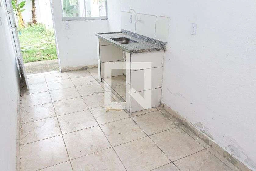 Estudio sin amueblar de 38 m² con jardín privado y 1 plaza